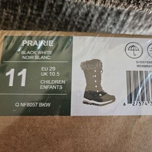 Kamik  size 11 girls snowboots
